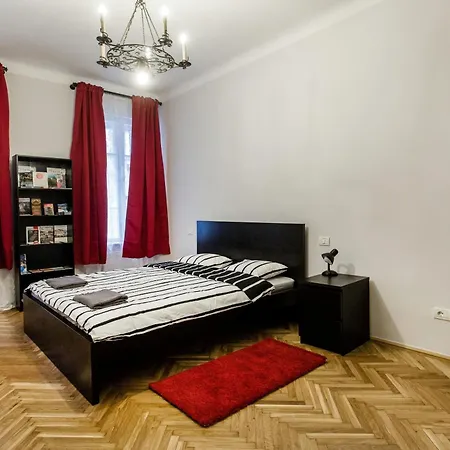 Hr45 Grandissimo 3-bedroom 2-bathroom *