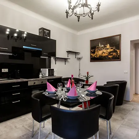 Hr45 Grandissimo 3-bedroom 2-bathroom Apartment